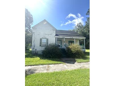 Photo 1 of 17 : 8347 Lodge Highway