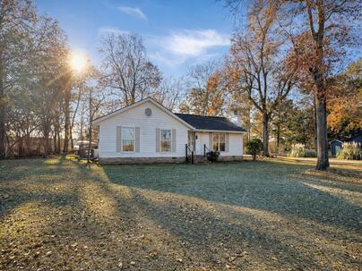 Photo 1 of 19 : 1185 Sheppard Road