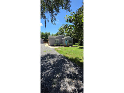 Photo 1 of 25 : 1339 Lakeland Drive