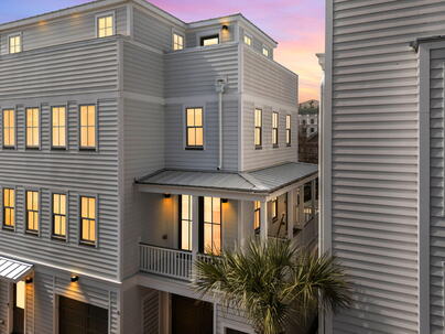 Photo 1 of 25 : 18 Iron Forge Alley