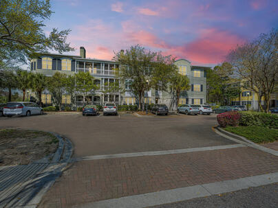 Photo 1 of 25 : 1626 Telfair Way