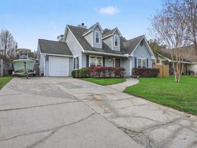 Photo 1 of 25 : 218 Ibis Lane