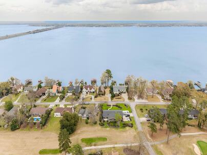 Photo 1 of 25 : 603 Santee Drive