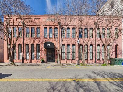 Photo 1 of 25 : 109 Bay Street, #2d