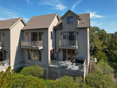 Photo 1 of 25 : 1990 Marsh Oak Lane, #A