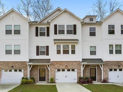 Photo 1 of 25 : 5226 New Palm Court