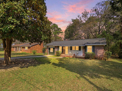 Photo 1 of 23 : 203 Forest Circle