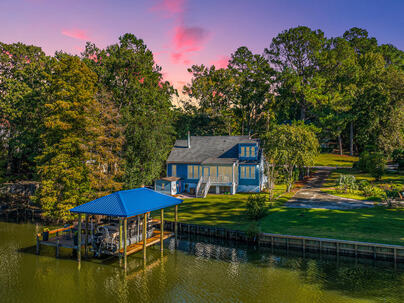 Photo 1 of 25 : 1075 Chapel Branch Road