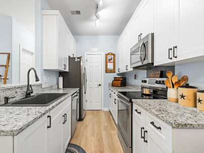 Photo 1 of 25 : 1675 Camfield Lane