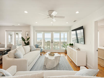 Photo 1 of 25 : 603 Arctic Avenue