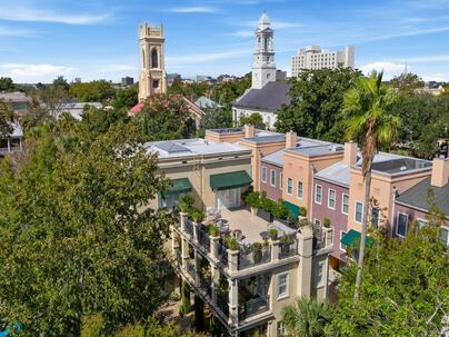 Photo 1 of 25 : 4 Gateway Walk