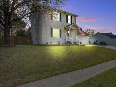 Photo 1 of 25 : 141 Persimmon Circle