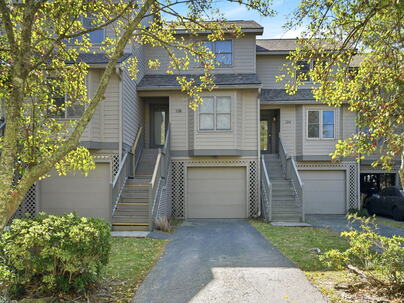 Photo 1 of 25 : 136 River Breeze Drive