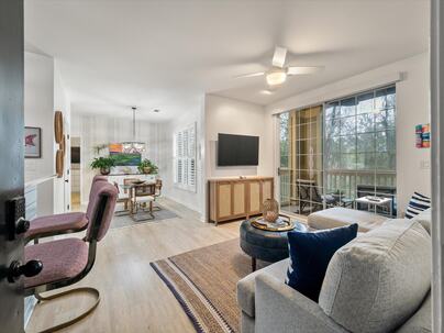 Photo 1 of 25 : 1600 Long Grove Drive, #612