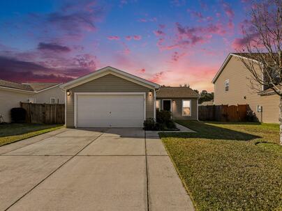 Photo 1 of 25 : 607 Grassy Hill Road