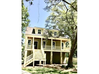 Photo 1 of 25 : 3637 Hilton Drive