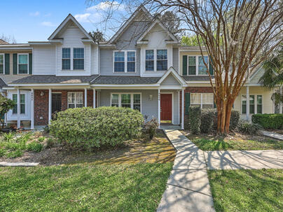 Photo 1 of 25 : 8039 Shadow Oak Drive