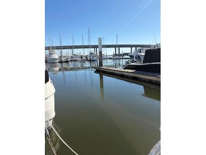 Photo 1 of 4 : 33 Lockwood Drive, #Slip Lu142