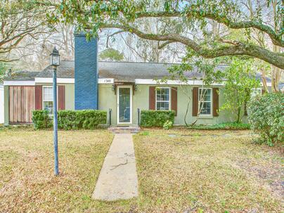 Photo 1 of 25 : 1240 Parkwood Estates Drive