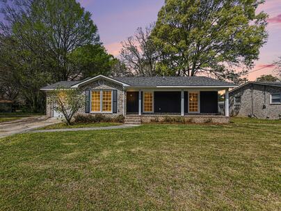 Photo 1 of 25 : 1075 Quail Drive