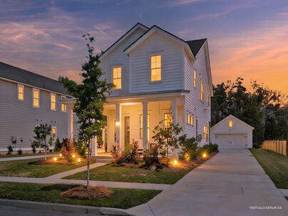 Photo 1 of 25 : 399 Woodgate Way