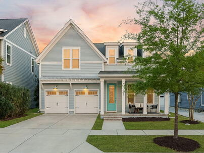 Photo 1 of 25 : 305 Great Lawn Drive