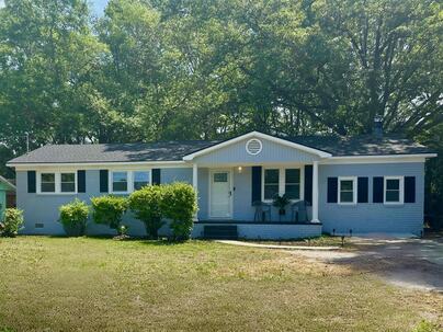 Photo 1 of 25 : 814 Hoss Road