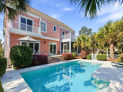 Photo 1 of 25 : 24 Commons Court