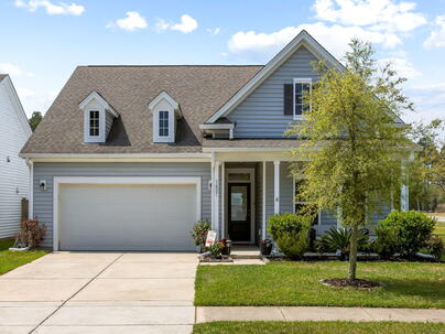 Photo 1 of 25 : 1607 Shady Pine Road