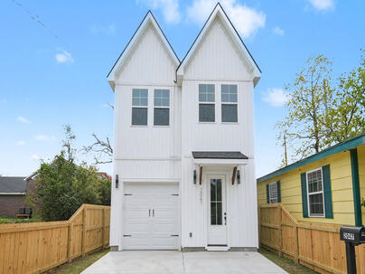 Photo 1 of 25 : 2047 Forest Avenue