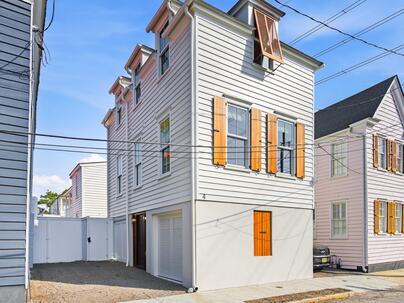 Photo 1 of 25 : 4 President Place