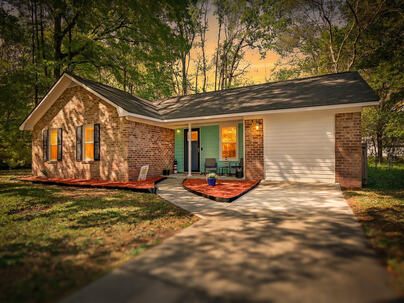 Photo 1 of 25 : 122 Harvey Avenue