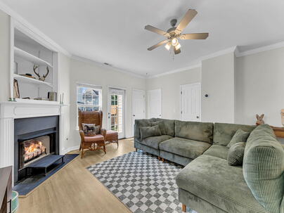 Photo 1 of 24 : 4110 Perrine Street