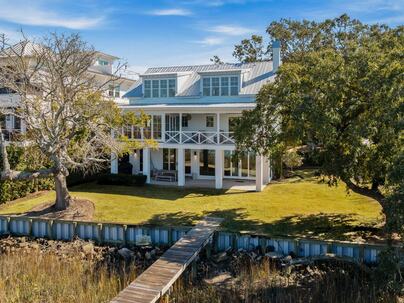 Photo 1 of 25 : 1001 Palm Boulevard