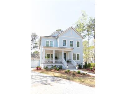 Photo 1 of 25 : 1611 Zurlo Way