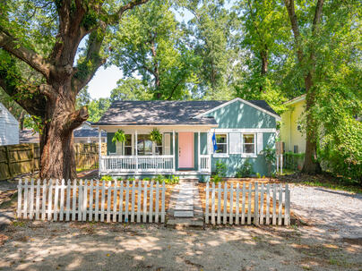 Photo 1 of 25 : 4419 Lambert Street