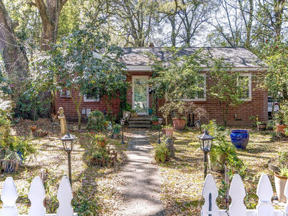 Photo 1 of 25 : 1171 Braddock Avenue