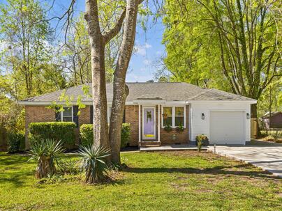 Photo 1 of 25 : 106 Pine Lane