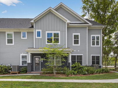 Photo 1 of 25 : 410 Carolina Cherry, #Unit 202