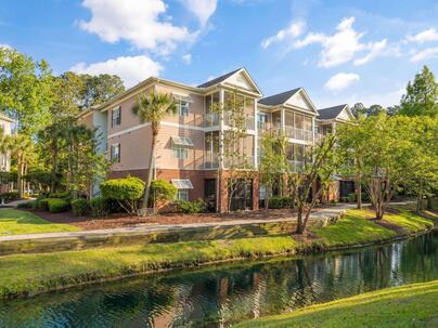 Photo 1 of 25 : 1920 Basildon Road