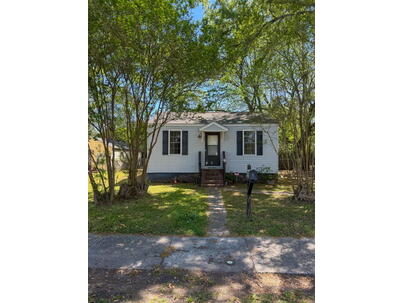 Photo 1 of 23 : 2659 Lawrence Street