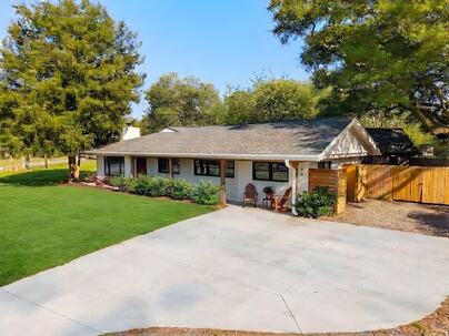 Photo 1 of 25 : 730 Melrose Drive