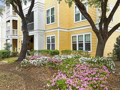 Photo 1 of 25 : 2432 Chatelain Way