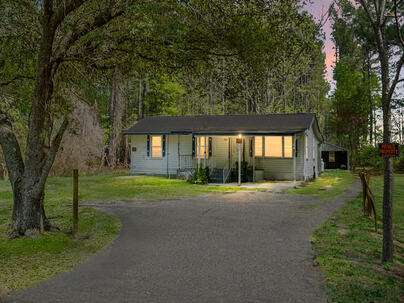 Photo 1 of 25 : 1471 Highway 17a