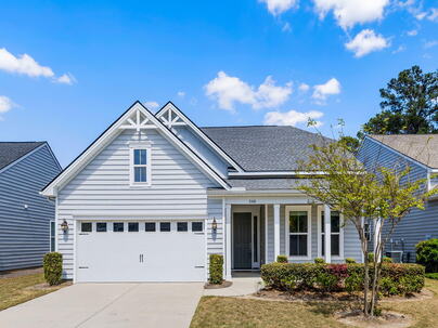 Photo 1 of 25 : 548 Four Seasons Boulevard