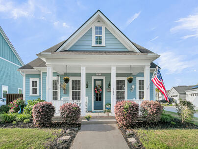 Photo 1 of 25 : 310 Woodgate Way