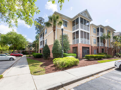 Photo 1 of 25 : 1307 Basildon Road