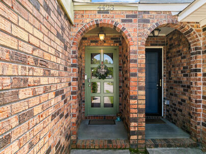 Photo 1 of 19 : 4423 Shirley Drive