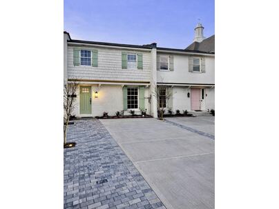 Photo 1 of 19 : 10 Blake Street