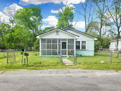 Photo 1 of 23 : 1655 Irvin Street